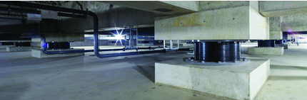 大地震時にも医療を提供できる免震構造